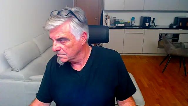 Buidapest online show from 03-26-26, 09:31