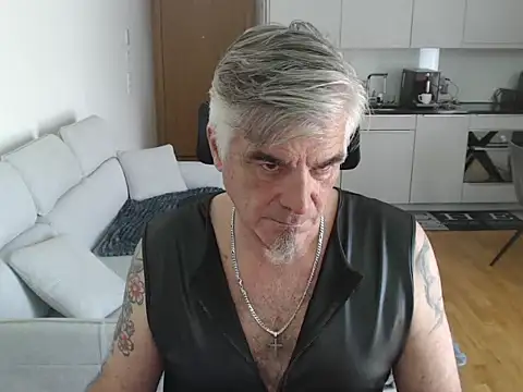 Buidapest online show from 04-19-26, 08:02