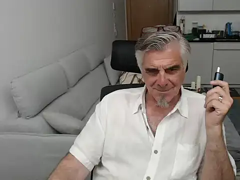 Buidapest online show from 05-30-26, 06:21