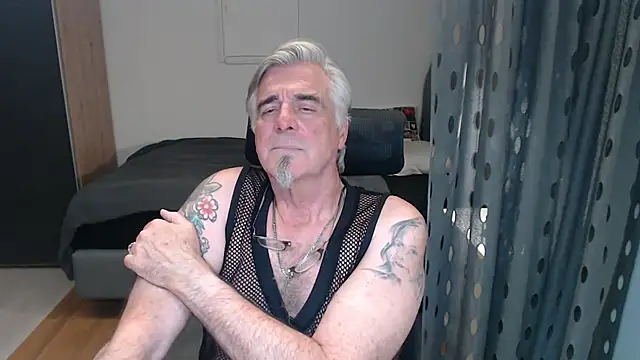 Snapshot of Buidapest chatting on 07-08-26, 03:00 Buidapest online show from 07-08-26, 03:00