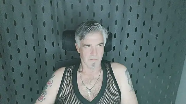 Snapshot of Buidapest chatting on 07-23-26, 09:46 Buidapest online show from 07-23-26, 09:46