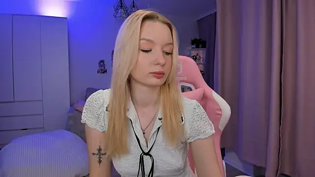 Tiffany Paw online show from 11-29-25, 03:09