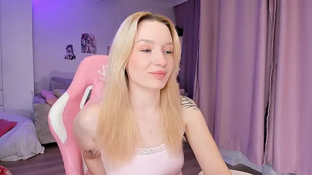 Tiffany Paw online show from 12-15-25, 03:00