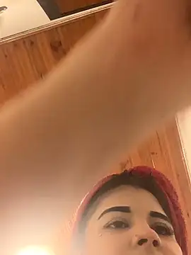 Dannii- online show from 02-08-26, 01:31