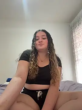 Snapshot of SulaySpain chatting on 05-01-26, 04:22 SulaySpain online show from 05-01-26, 04:22