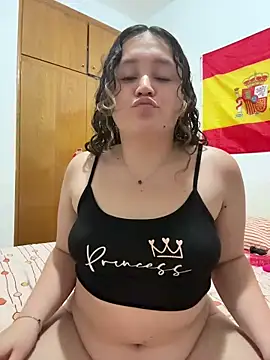 Snapshot of SulaySpain chatting on 05-20-26, 10:27 SulaySpain online show from 05-20-26, 10:27