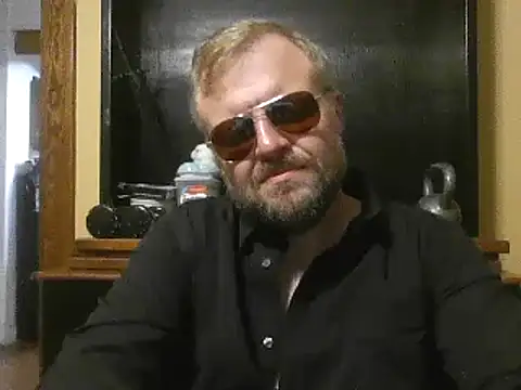 Snapshot of TheOneDonShaun chatting on 06-11-26, 02:22 TheOneDonShaun online show from 06-11-26, 02:22