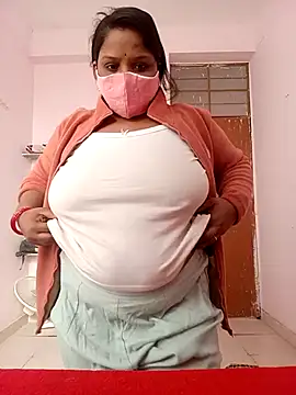 CUTE-LOVE-SWEETS online show from 01-12-26, 04:39