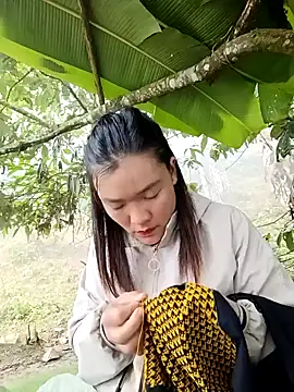 meomeo-00 online show from 12-18-25, 02:39