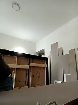 Snapshot of Oliver_Bach chatting on 11-18-25, 07:29 Oliver Bach online show from 11-18-25, 07:29