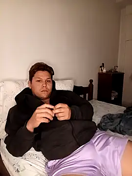 Snapshot of Oliver_Bach chatting on 11-29-25, 01:30 Oliver Bach online show from 11-29-25, 01:30