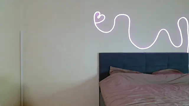 Snapshot of eva_vuv chatting on 11-22-25, 05:01 eva vuv online show from 11-22-25, 05:01