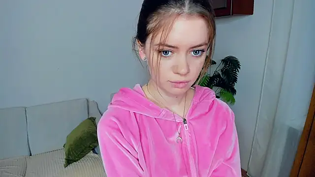 AngelesBenitz online show from 12-21-25, 07:04