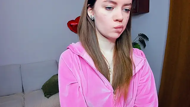 AngelesBenitz online show from 02-13-26, 07:04