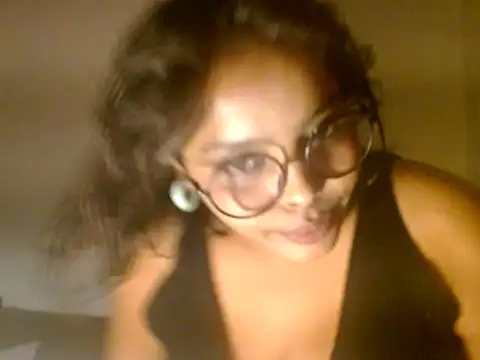 raveena hot online show from 12-23-25, 10:57