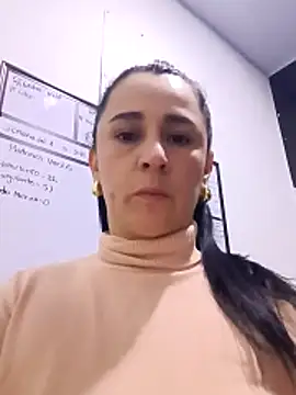Snapshot of Sex_Annie chatting on 05-08-26, 04:51 Sex Annie online show from 05-08-26, 04:51