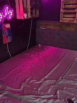 Shy-Ivy online show from 11-25-25, 09:15