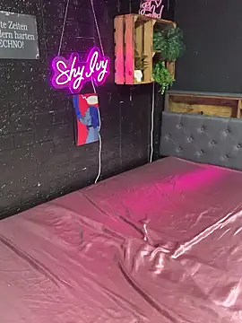 Shy-Ivy online show from 01-14-26, 11:20