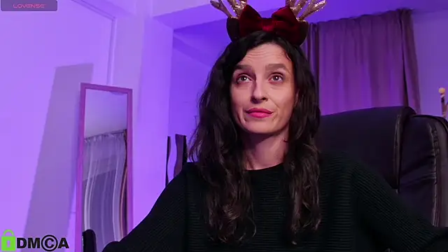 Snapshot of AnnaHarperX chatting on 11-19-25, 05:35 AnnaHarperX online show from 11-19-25, 05:35