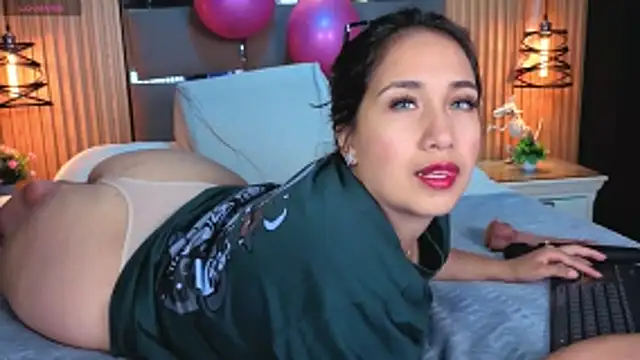 Lauroberts7 online show from 03-13-26, 03:35