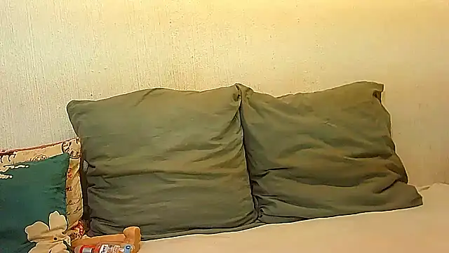 BrunetteNaomi8 online show from 05-01-26, 09:08