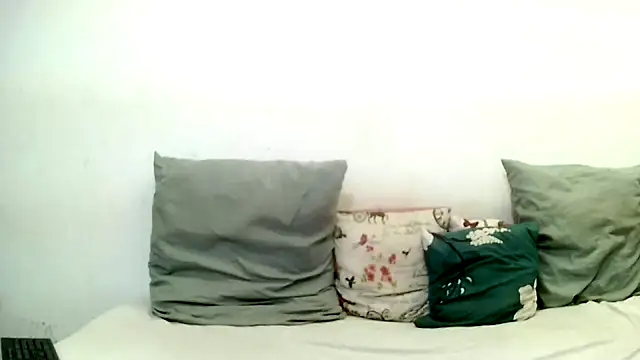 BrunetteNaomi8 online show from 05-08-26, 10:31