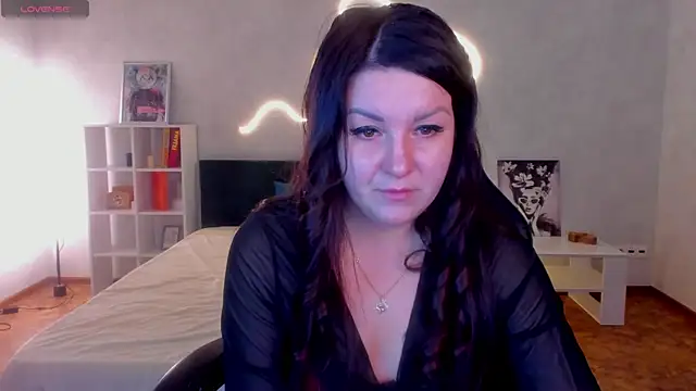 still  her online show from 11-28-25, 01:08