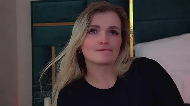 AnnyRaii online show from 02-21-26, 06:31