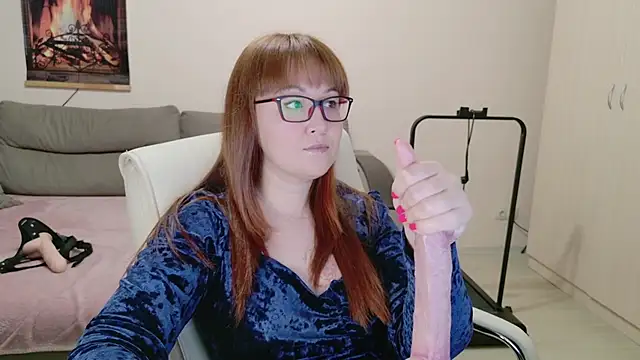 Foxy-lady online show from 10-27-25, 04:22