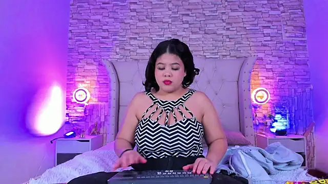 Amanda Mooree online show from 03-21-26, 04:17