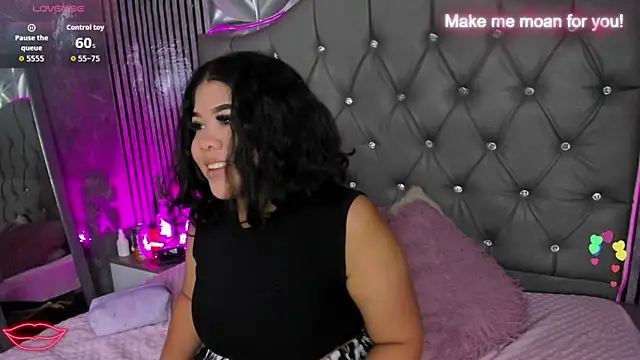 Snapshot of Amanda_Mooree chatting on 05-22-26, 03:46 Amanda Mooree online show from 05-22-26, 03:46