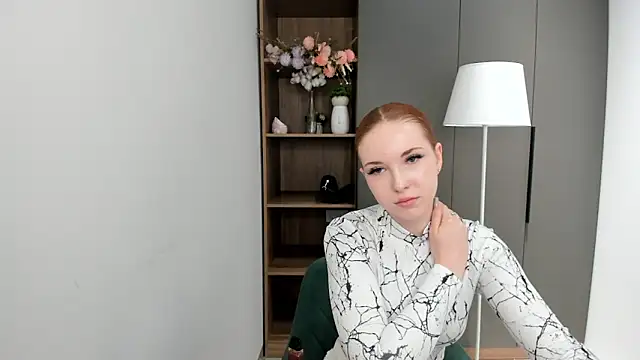 Snapshot of RisaScaggs chatting on 11-19-25, 09:20 RisaScaggs online show from 11-19-25, 09:20