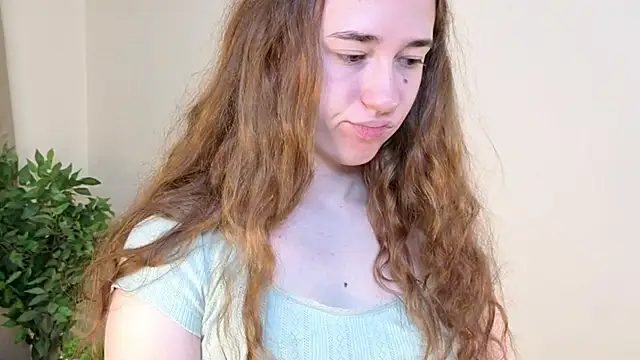 SudieNatera online show from 11-26-25, 05:19