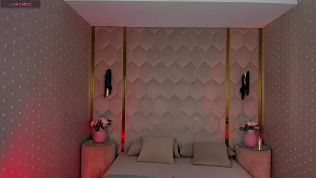 Snapshot of Even_Vrot chatting on 11-22-25, 08:19 Even Vrot online show from 11-22-25, 08:19