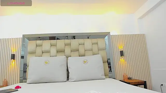 nicolee jonnes online show from 11-21-25, 04:00