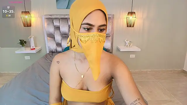 Snapshot of Natash_khalal chatting on 11-30-25, 09:19 Natash khalal online show from 11-30-25, 09:19