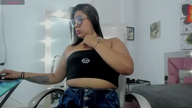 Snapshot of Soffii_clarkk chatting on 11-26-25, 09:49 Soffii clarkk online show from 11-26-25, 09:49