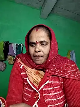 Snapshot of Qxjiya chatting on 11-19-25, 04:29 Qxjiya online show from 11-19-25, 04:29