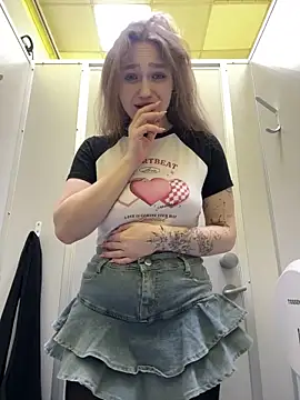 Snapshot of RussianWoman chatting on 01-08-26, 04:48 RussianWoman online show from 01-08-26, 04:48