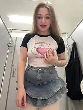 Snapshot of RussianWoman chatting on 01-16-26, 03:43 RussianWoman online show from 01-16-26, 03:43