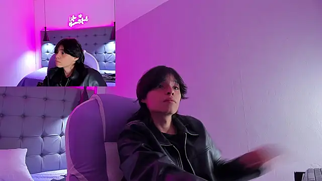 Snapshot of Sylasfrost chatting on 11-23-25, 08:41 Sylasfrost online show from 11-23-25, 08:41