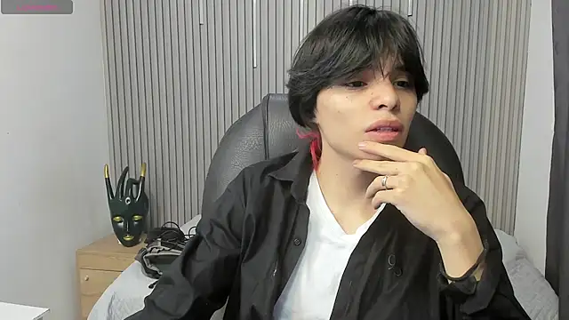 Snapshot of Sylasfrost chatting on 03-16-26, 01:33 Sylasfrost online show from 03-16-26, 01:33