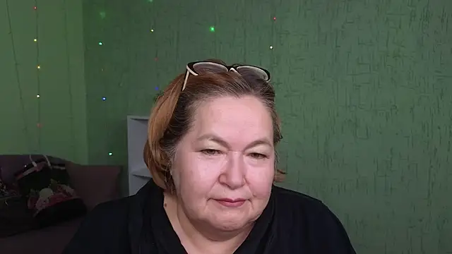 Nola Nektar online show from 11-19-25, 06:02