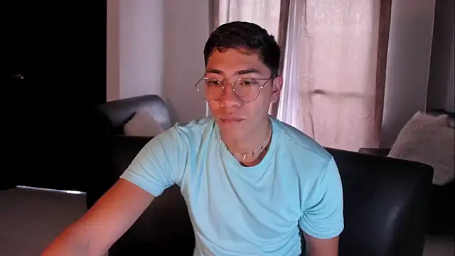 Snapshot of ATLASVANDRAKE chatting on 11-30-25, 01:15 ATLASVANDRAKE online show from 11-30-25, 01:15