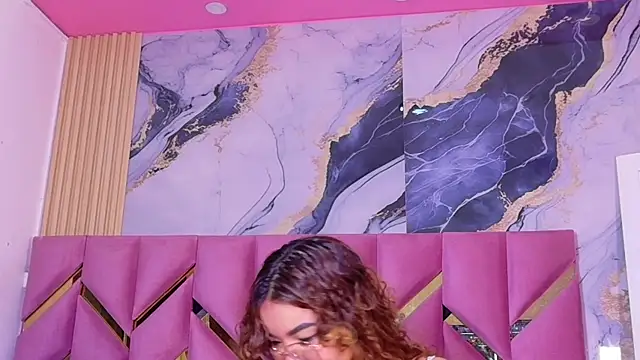 cutiecurvyForeign online show from 11-26-25, 06:03