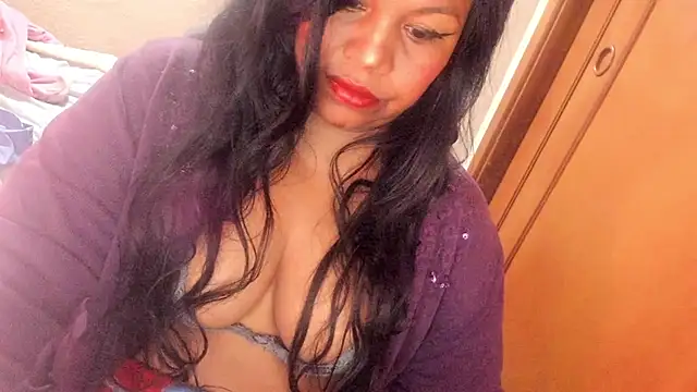 ebonycamelia online show from 06-08-26, 05:24