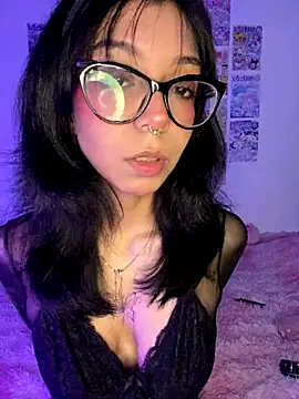 Snapshot of Valen-Foxx1 chatting on 11-23-25, 05:07 Valen-Foxx1 online show from 11-23-25, 05:07