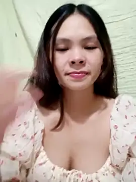 Snapshot of quynhquynh_ chatting on 11-26-25, 03:24 quynhquynh online show from 11-26-25, 03:24