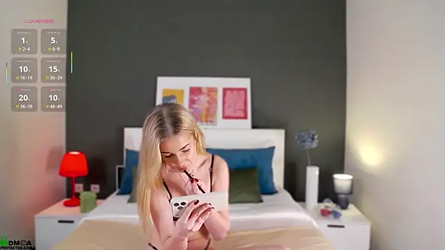 EmilyNoiri online show from 11-26-25, 01:39