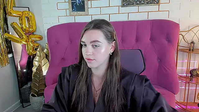 Snapshot of OlgaBanks chatting on 11-19-25, 10:59 OlgaBanks online show from 11-19-25, 10:59